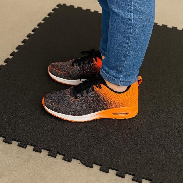 Bodenschutzmatte aus Gummigranulat in Puzzleform